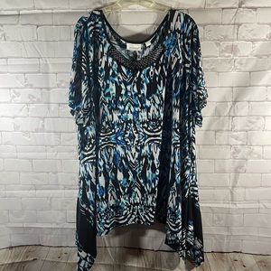 Shark bite Hem Avenue Blouse